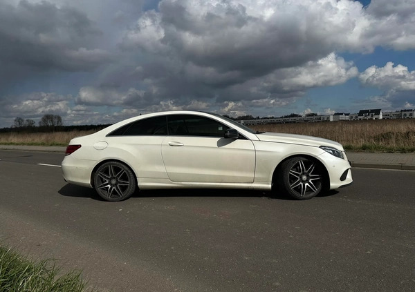 Mercedes-Benz Klasa E cena 89900 przebieg: 167000, rok produkcji 2015 z Łódź małe 67